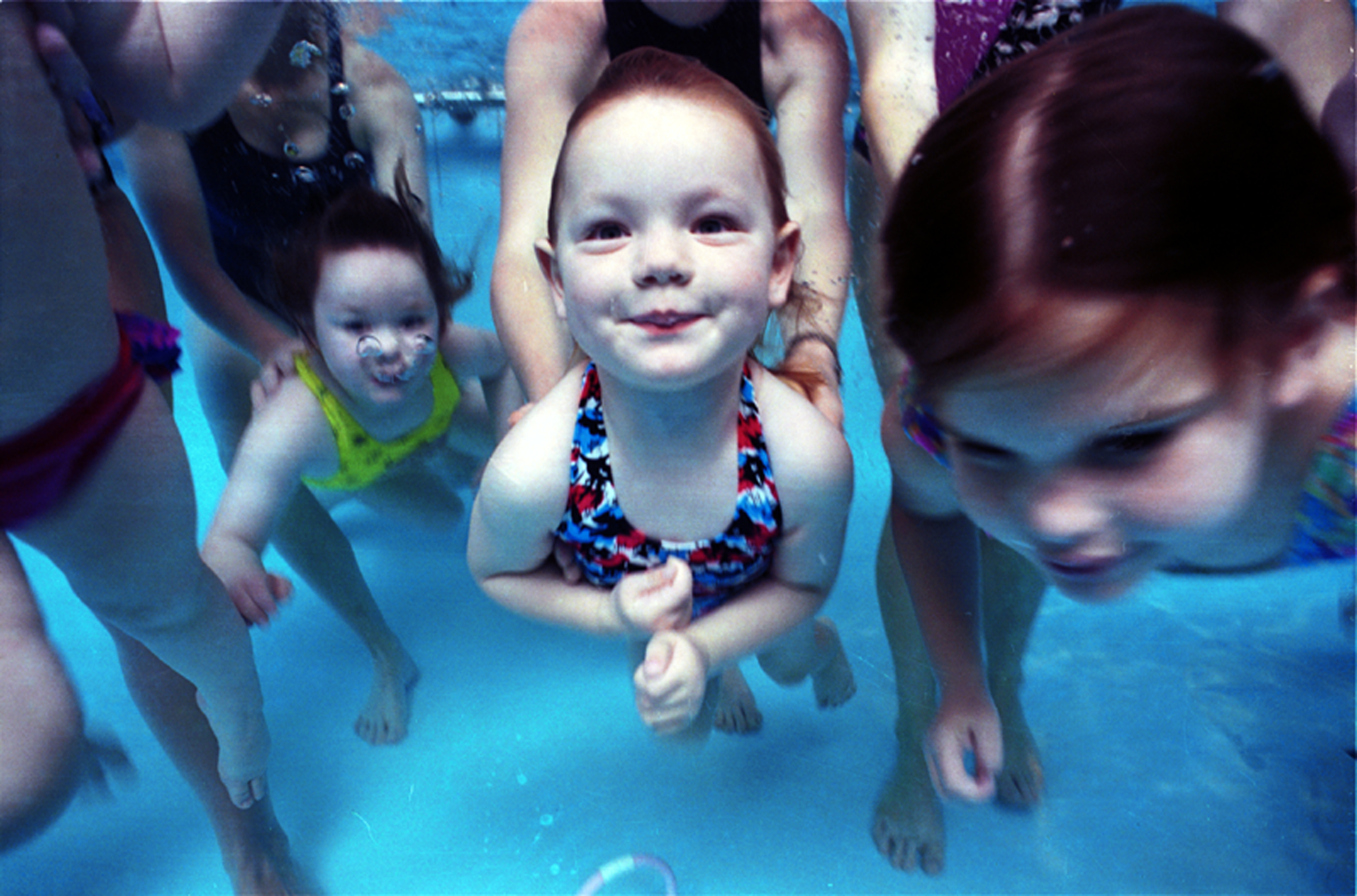 Portraits - ~/Content/Media/Portraits/LFolio Under water babies.jpg)